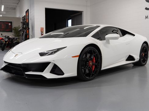 Used 2020 Lamborghini Huracan EVO image 6
