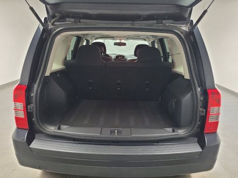 Used 2014 Jeep Patriot Latitude w/ Sun/Sound Group AWD/4WD image 29