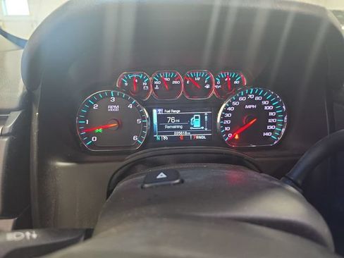 Used 2019 Chevrolet Suburban Premier AWD/4WD image 7