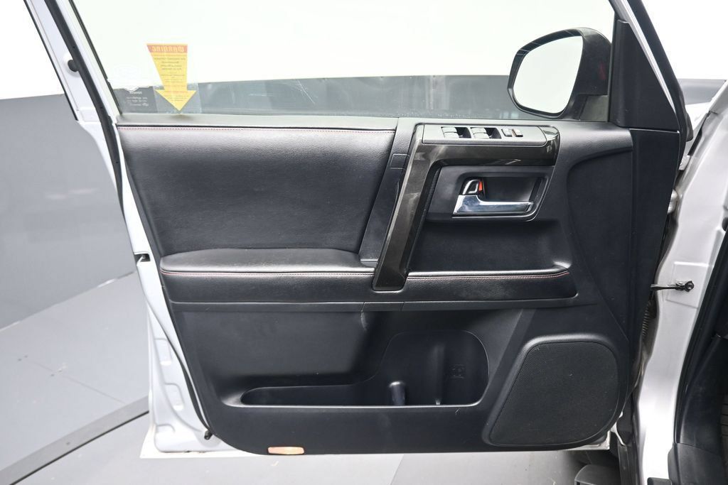 Used 2015 Toyota 4Runner Trail Premium AWD/4WD image 9