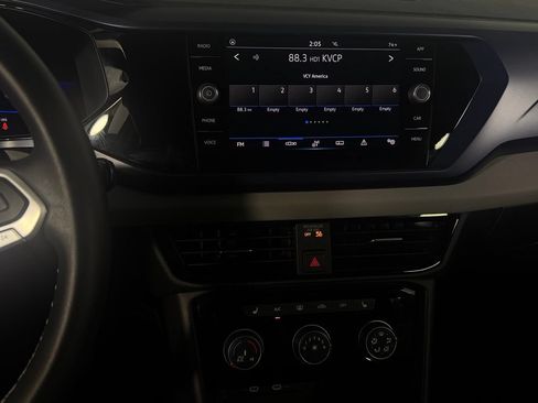 Used 2023 Volkswagen Taos SE w/ Panoramic Sunroof Package FWD image 20