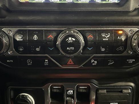 Used 2021 Jeep Wrangler Unlimited Sahara AWD/4WD image 81
