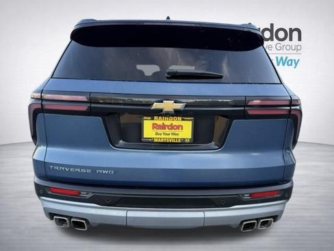 Used 2025 Chevrolet Traverse LT AWD/4WD image 6