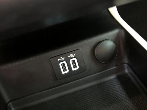 Used 2019 Ford Fusion SE image 28