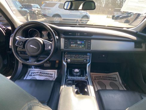 Used 2017 Jaguar XF Premium AWD/4WD image 11