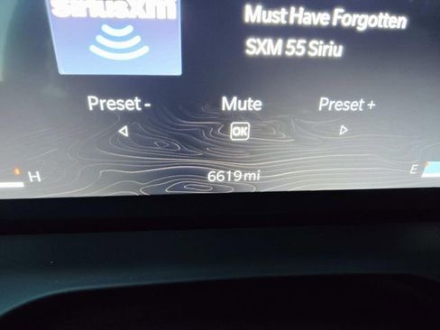 Used 2024 Jeep Grand Cherokee Limited w/ Black Appearance Package image 18