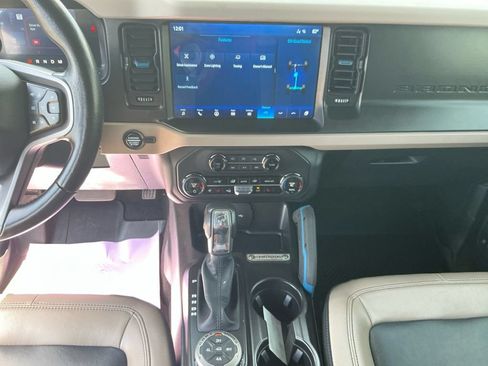 Used 2023 Ford Bronco Wildtrak AWD/4WD image 11