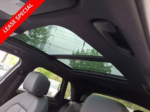 Certified 2025 Audi Q3 2.0T Premium Plus w/ Premium Plus Package AWD/4WD image 20
