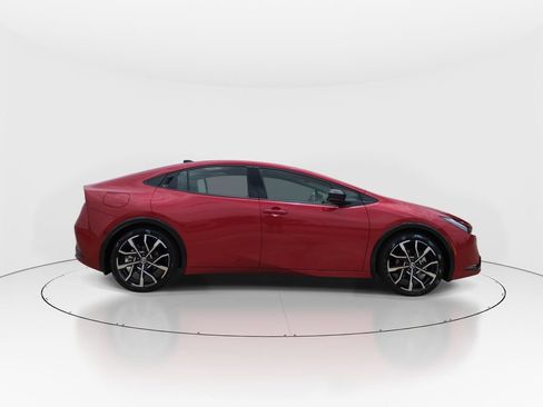 New 2026 Toyota Prius Plug-In Hybrid FWD image 9