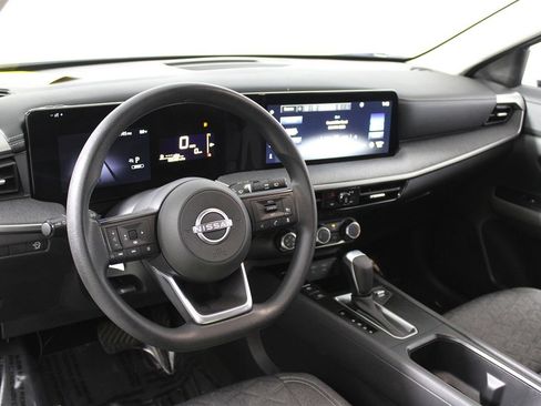Used 2025 Nissan Kicks SV FWD image 6