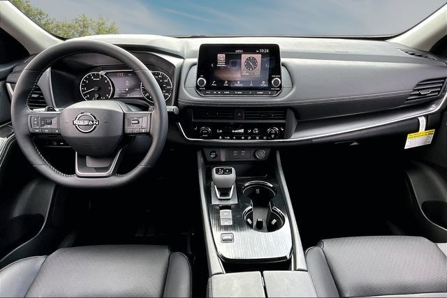New 2026 Nissan Rogue Dark Armor FWD image 5