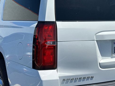 Used 2019 Chevrolet Suburban Premier AWD/4WD image 14