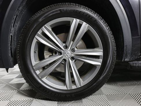 Used 2019 Volkswagen Atlas SEL R-Line image 9