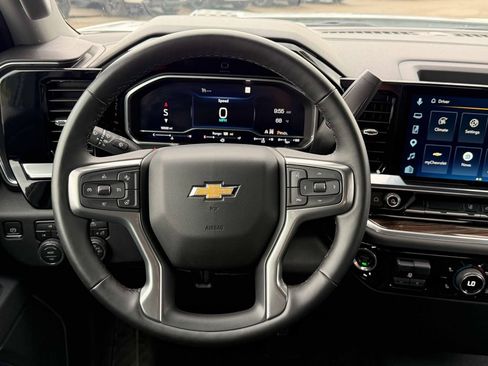 Used 2025 Chevrolet Silverado 2500 LT w/ Convenience Package AWD/4WD image 31