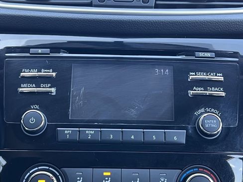 Used 2016 Nissan Rogue S image 29