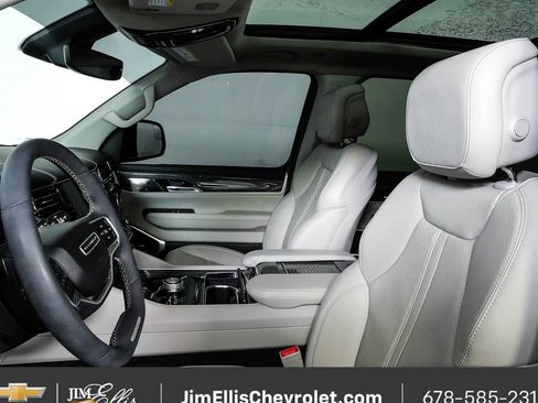 Used 2022 Jeep Wagoneer Series II w/ Premium Group I AWD/4WD image 5
