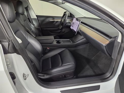 Used 2023 Tesla Model 3 Standard Range image 31