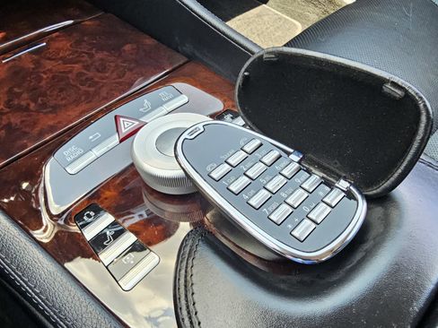 Used 2012 Mercedes-Benz CL 550 4MATIC w/ Sport Pkg image 28