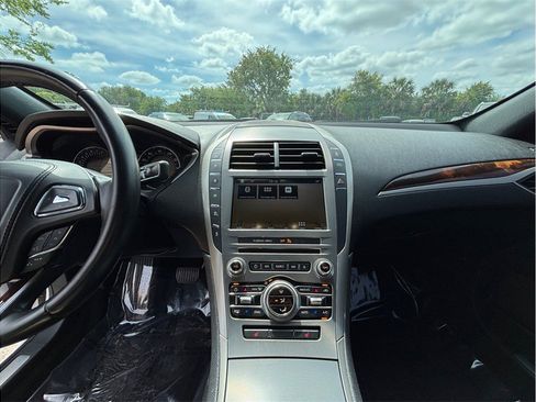 Used 2018 Lincoln MKZ Select w/ Select Plus Package image 11