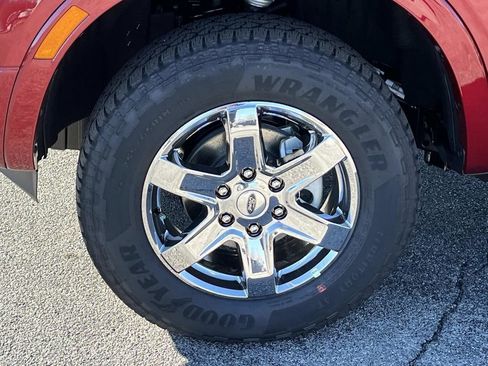 Used 2025 Ford Ranger XLT w/ Chrome Accent Package image 11