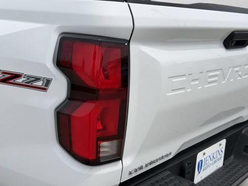 Used 2023 Chevrolet Colorado Z71 w/ Z71 Convenience Package 2 AWD/4WD image 14