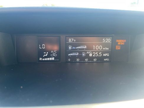 Used 2017 Subaru Forester 2.5i Touring AWD/4WD image 15