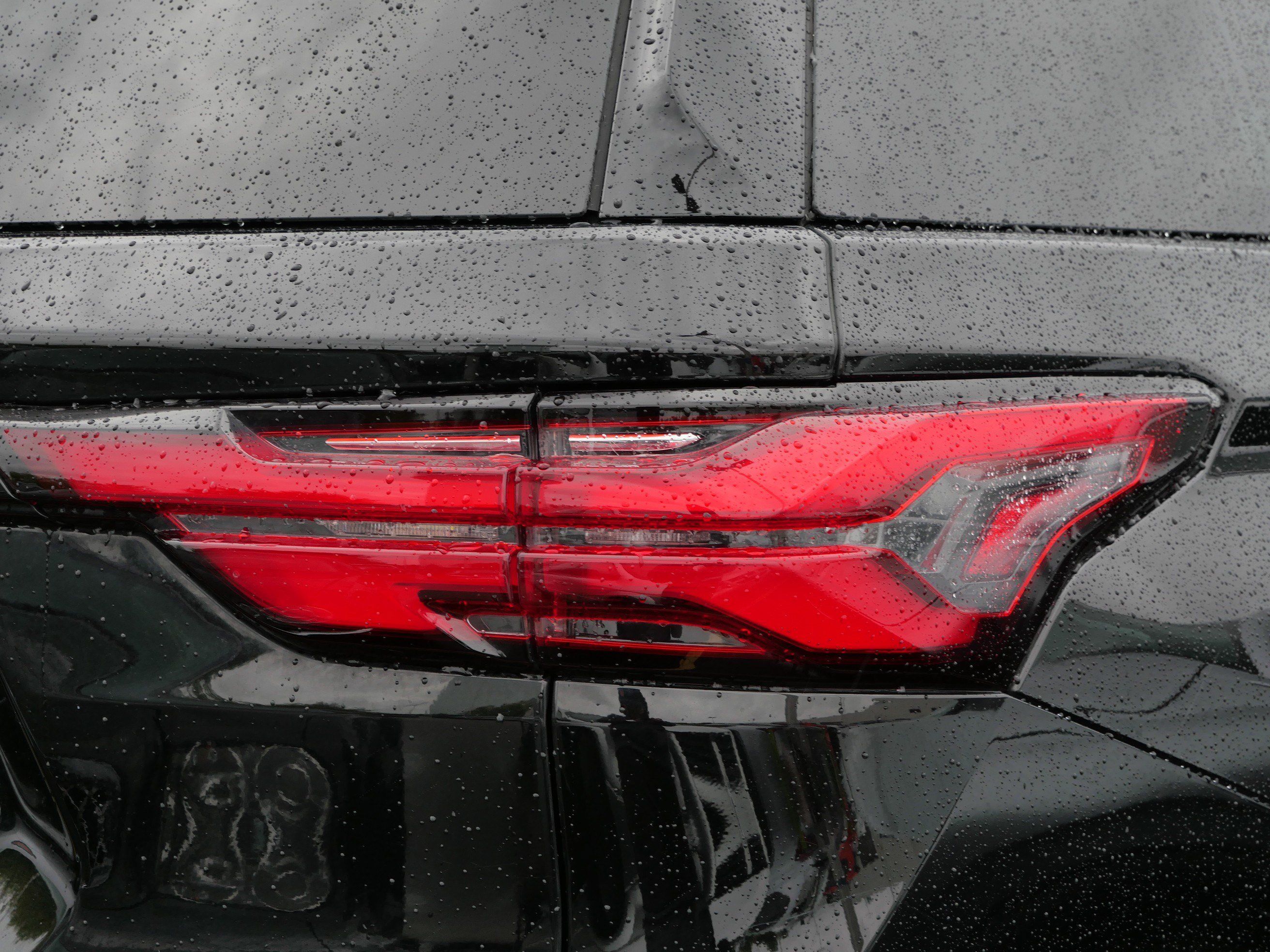 Used 2023 Chevrolet Traverse Premier w/ Redline Edition AWD/4WD image 8