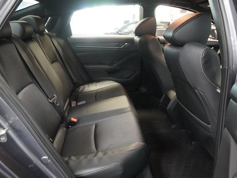 Used 2018 Honda Accord Sport image 30