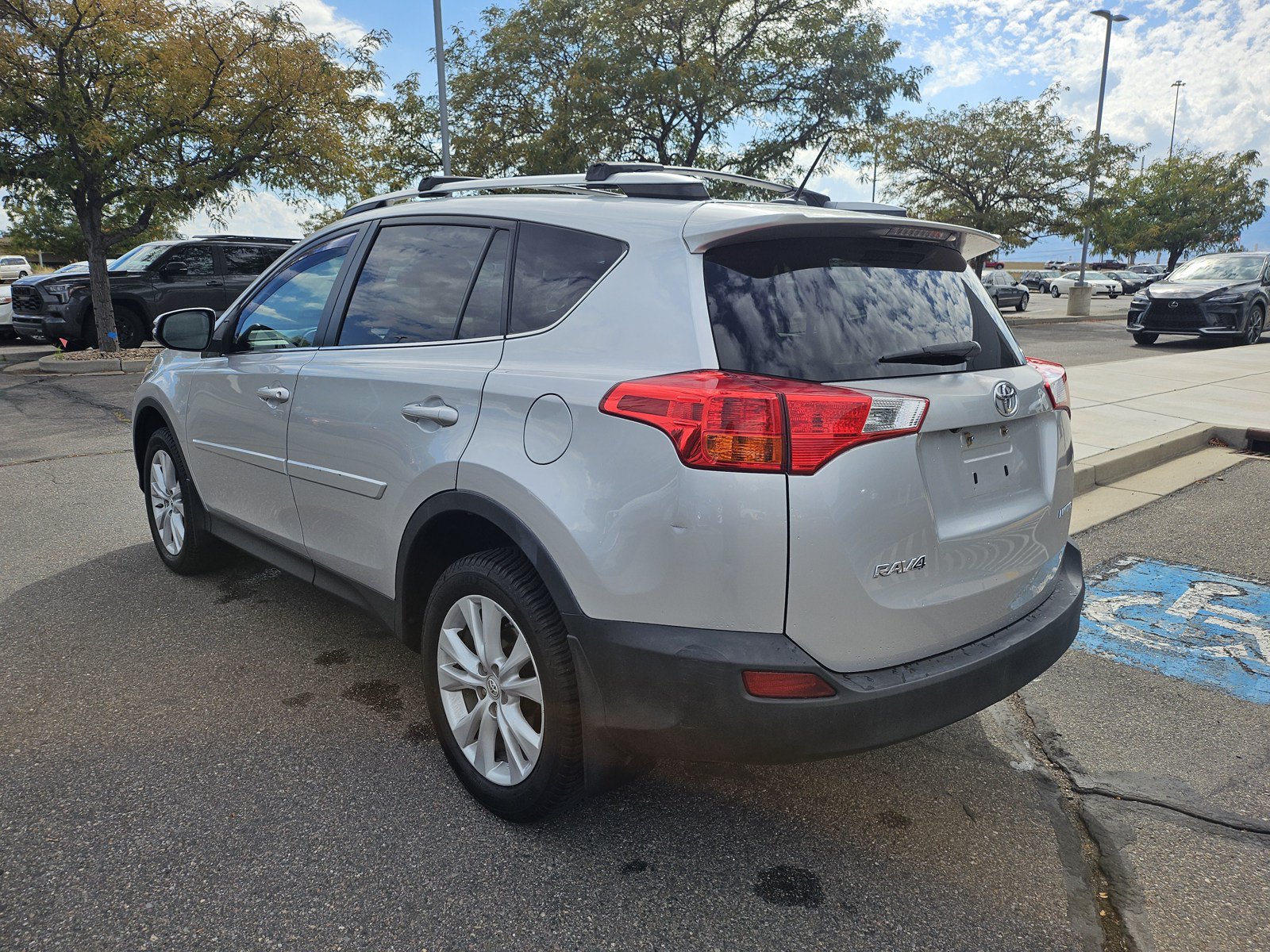 Used 2015 Toyota RAV4 Limited w/ Technology Package FWD image 8