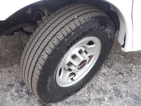 Used 2023 GMC Savana 2500 w/ Driver Convenience Package image 22