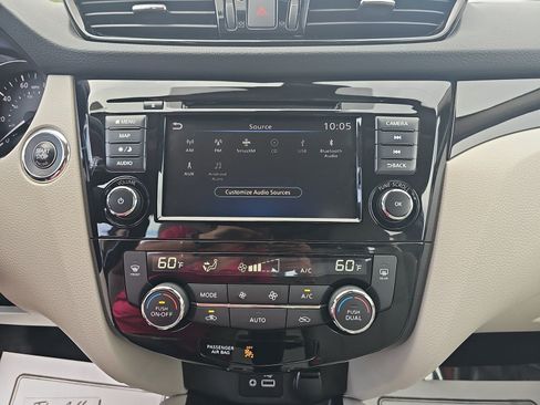 Used 2022 Nissan Rogue Sport SL AWD/4WD image 18