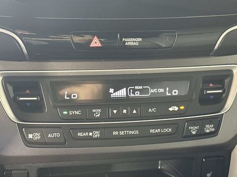 Used 2022 Honda Pilot Special Edition image 19