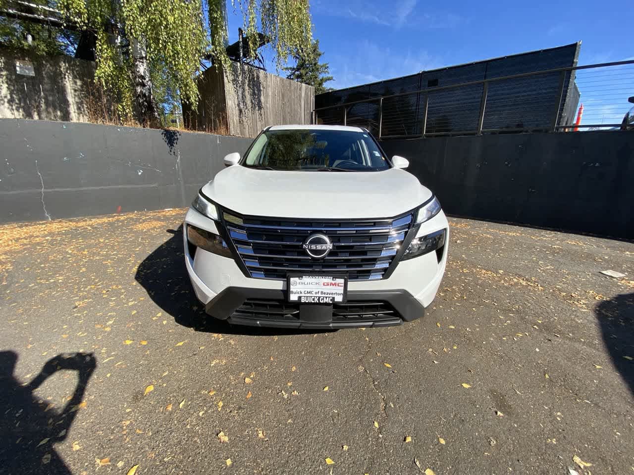 Used 2024 Nissan Rogue SV AWD/4WD image 9