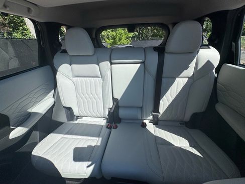 Used 2025 Mitsubishi Outlander AWD image 37