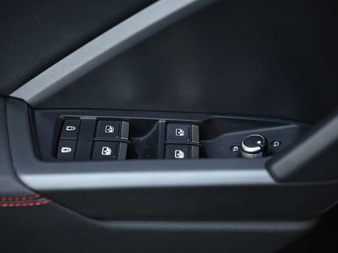 Used 2025 Audi Q3 2.0T Premium Plus image 16