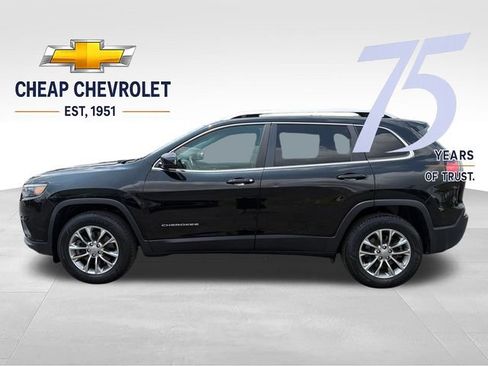 Used 2019 Jeep Cherokee Latitude Plus w/ Cold Weather Group AWD/4WD image 2