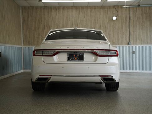 Used 2018 Lincoln Continental Select w/ Continental Climate Package FWD image 8