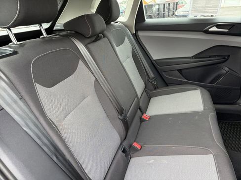 Certified 2022 Volkswagen Taos S image 25