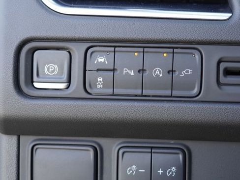 Used 2021 Chevrolet Tahoe RST w/ Luxury Package image 18