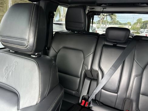 Used 2025 Ford Bronco Badlands AWD/4WD image 12