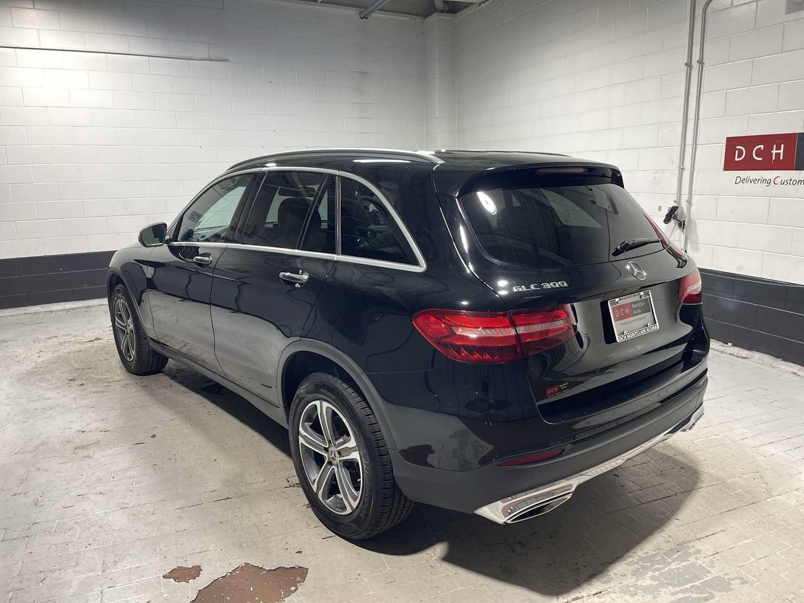 Used 2018 Mercedes-Benz GLC 300 4MATIC image 4