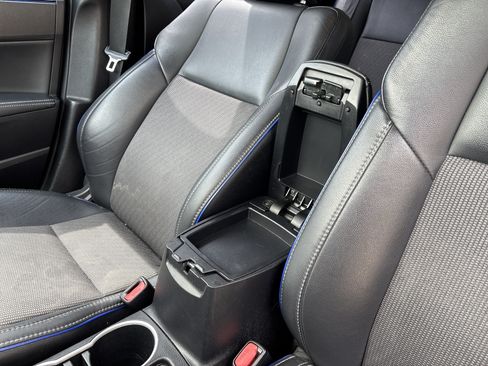Used 2017 Toyota Corolla SE w/ SE Premium Package FWD image 26