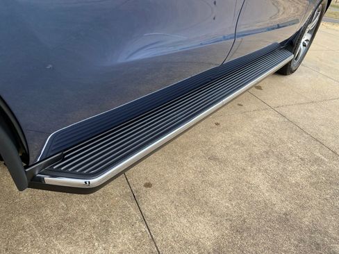 Used 2022 Ford Expedition XLT image 9