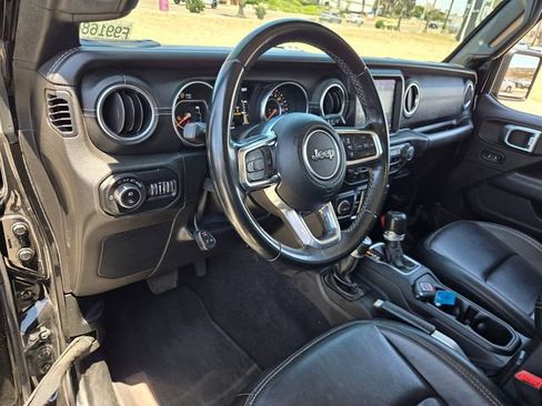 Used 2020 Jeep Gladiator Overland AWD/4WD image 9