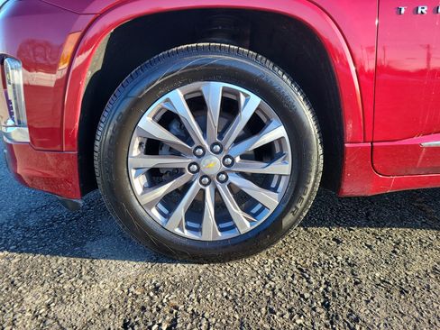 Certified 2023 Chevrolet Traverse Premier w/ LPO, Floor Liner Package image 12