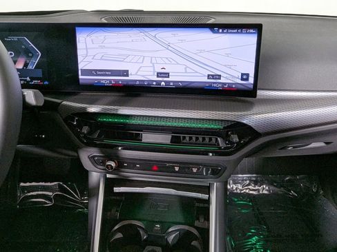 Used 2025 BMW 330i xDrive Sedan w/ M Sport Package image 33