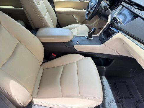 Used 2019 Cadillac XT5 FWD image 29