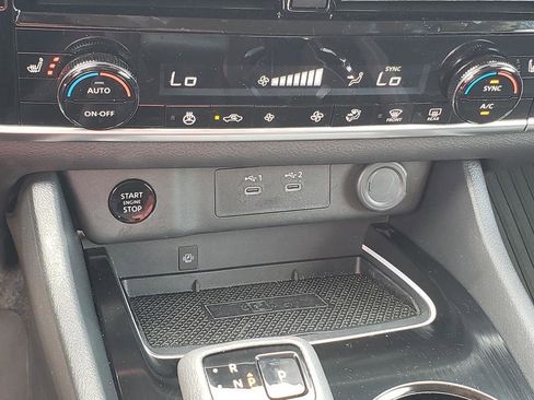 Certified 2024 Nissan Rogue SL image 36