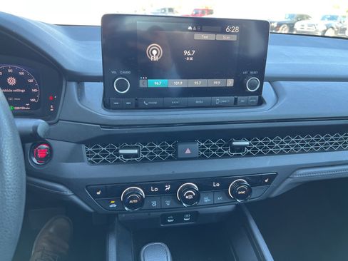 Used 2023 Honda Accord EX image 31