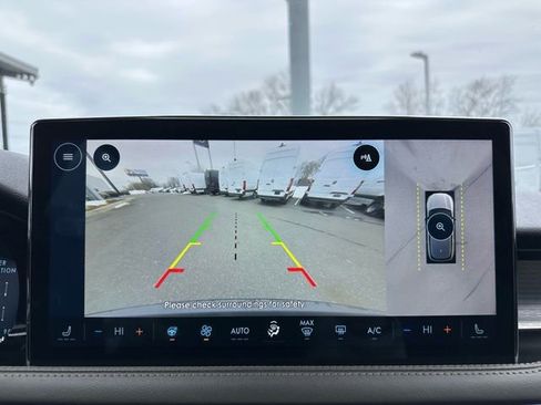 Used 2023 Lincoln Corsair AWD w/ Equipment Group 101A image 20